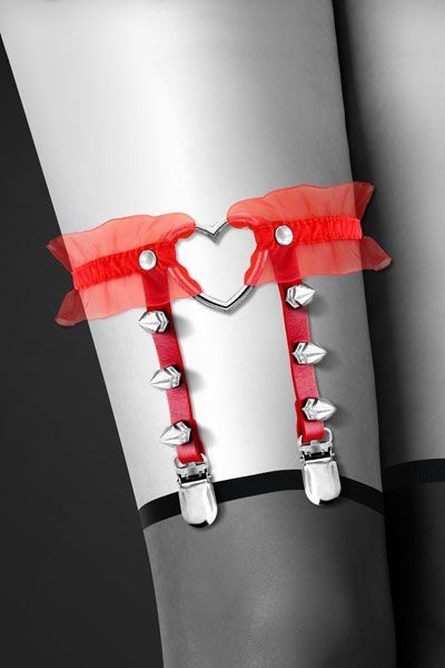 Гартер на ногу Bijoux Pour Toi - WITH HEART AND SPIKES Red, сексуальная подвязка с сердечком Красный SO2224 SO2224 фото