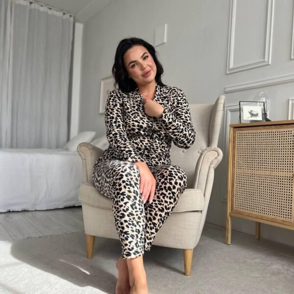Піжама кофтинка штани DO2569 Леопардовий PLUS SIZE