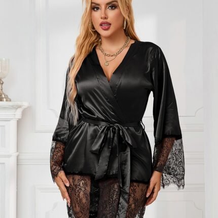 Халат чорний з поясом та вставками мережива Star Night стрінги в комплекті, XS/S