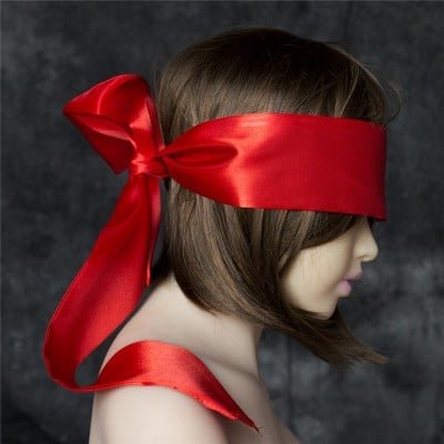 Пов'язка на очі сатинова DS Fetish, 150 см х 7. 5 см, червона