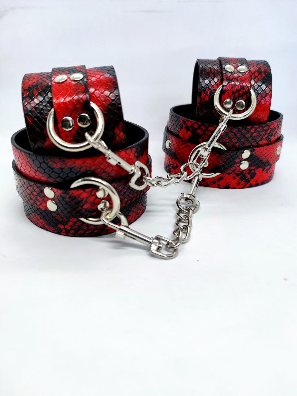 systema-fyksatsyy-ds-fetish-ankle-and-hand-cuff-black-red-89457560895020_ea8cebb151.jpg
