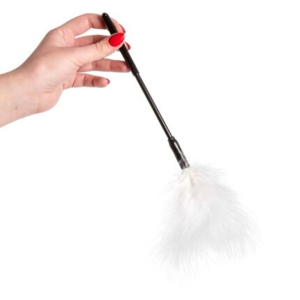 Тіклер з білого пір'я на довгій ручці 40см
