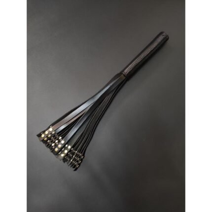 Плеть з металевими заклепками, шкіряна, Candy Hero 20 хвостів, чорна, 35 см