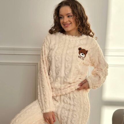 Біла піжамка із ведмедиком DO3879