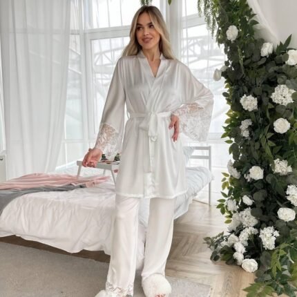Піжама (халат+брюки) DO3602/1 біла