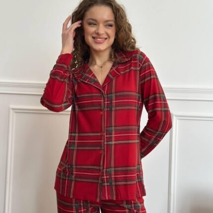 Піжама у велику червону клітинку