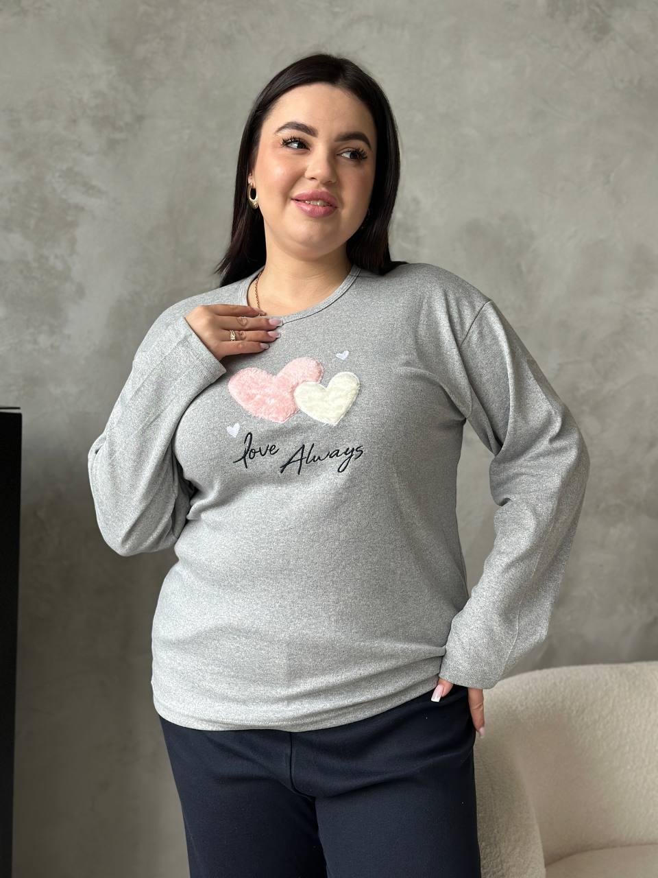 Сіра м'яка піжамка з сердечками