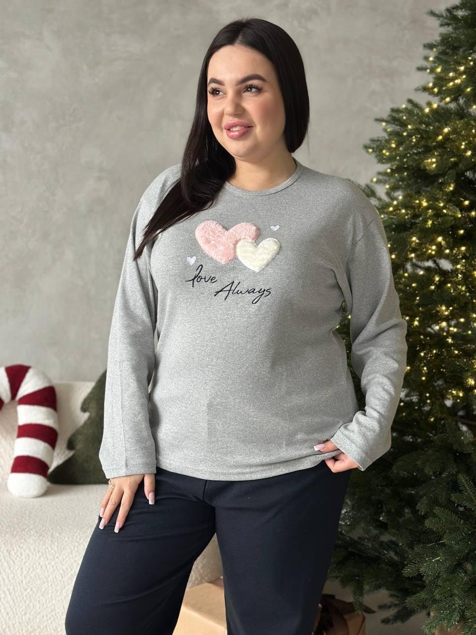 Сіра м'яка піжамка з сердечками - Зображення 4